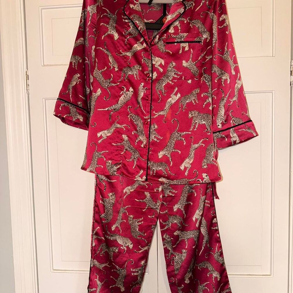 Ann-taylor Women's Red and Burgundy Pajamas, Size small!